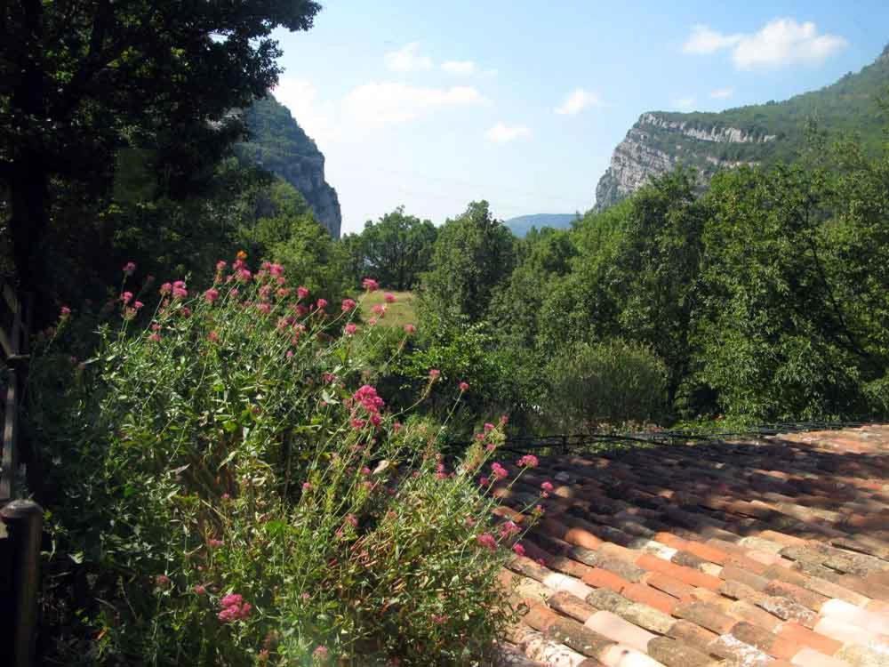 Chambre D'Hotes La Cascade Courmes Экстерьер фото
