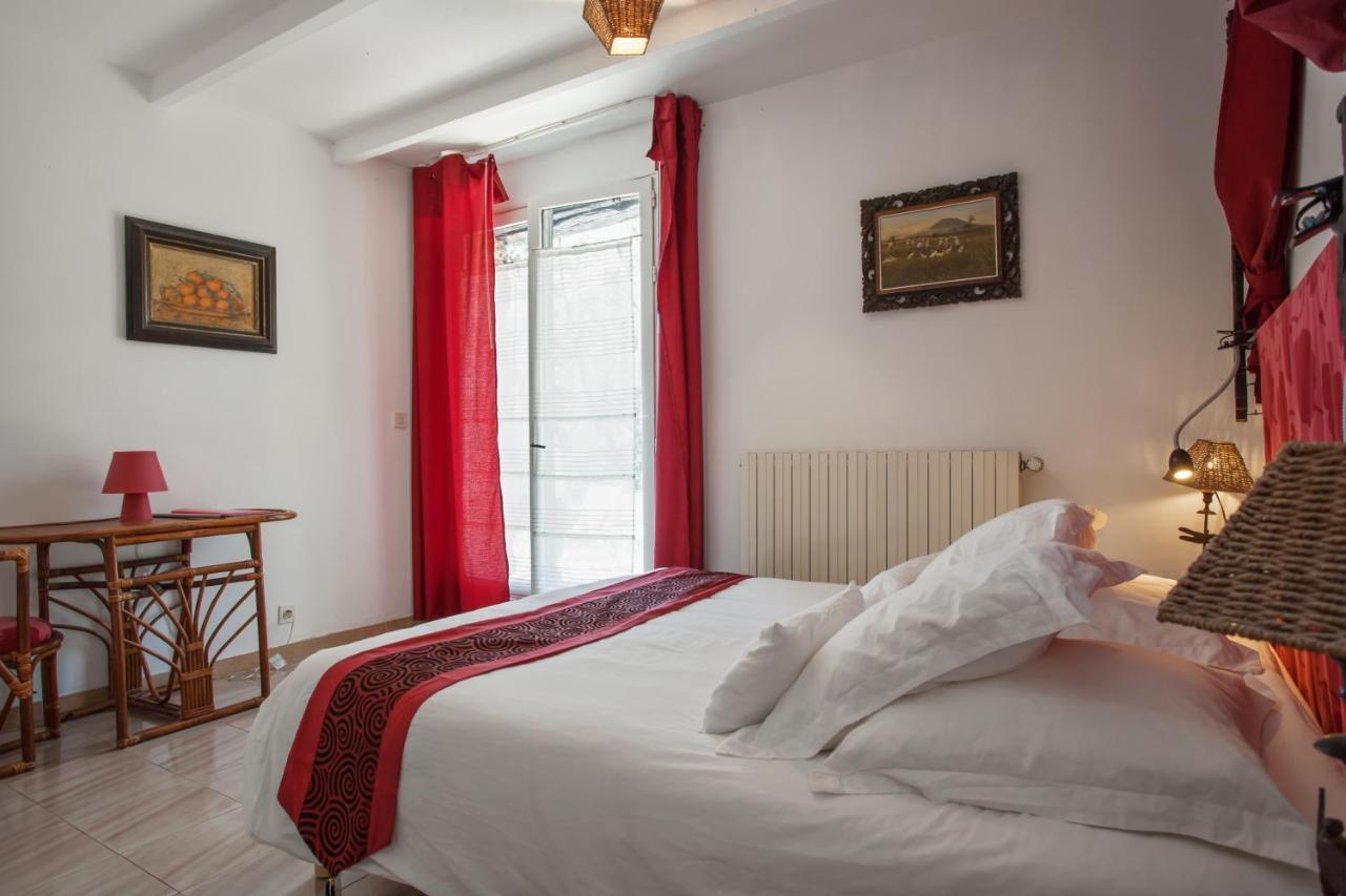 Chambre D'Hotes La Cascade Courmes Экстерьер фото
